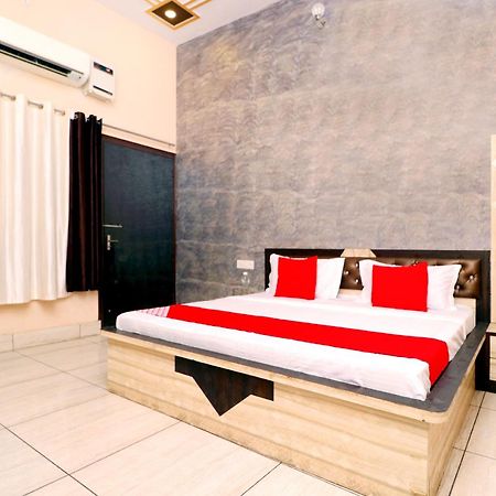 Bhiwāni Hotel O Pushp Vatika מראה חיצוני תמונה
