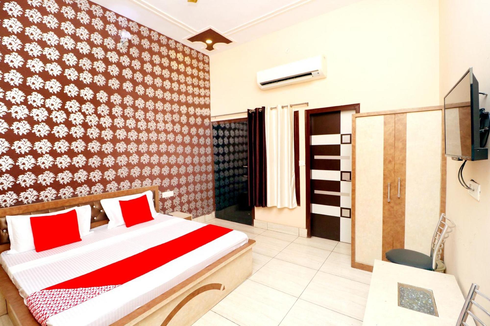 Bhiwāni Hotel O Pushp Vatika מראה חיצוני תמונה