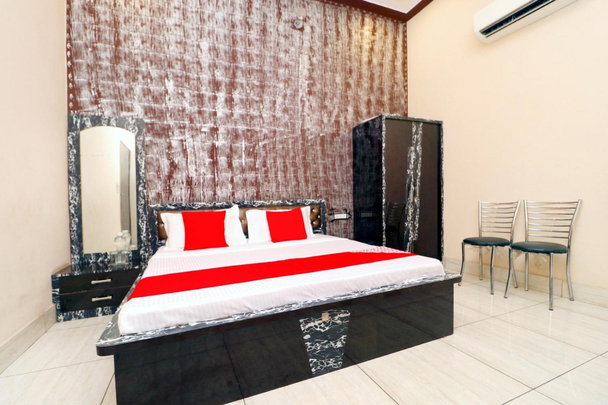 Bhiwāni Hotel O Pushp Vatika מראה חיצוני תמונה